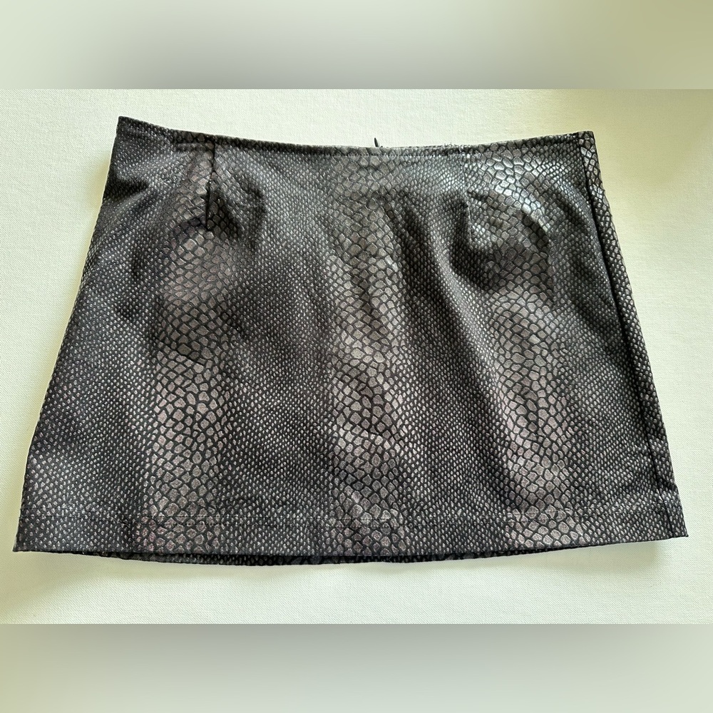 Elegant Black Textured Skirt